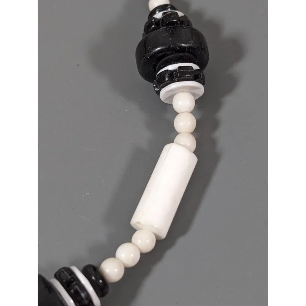 Vintage Black White Lucite Bead Choker Necklace Mid Century MOD‎ 16
